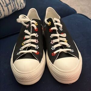 Converse black embroidered floral low tops platform - size 10